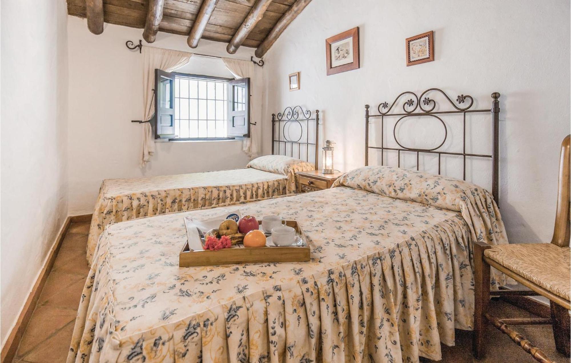 Cozy Home In Zahara De La Sierra With Kitchen מראה חיצוני תמונה