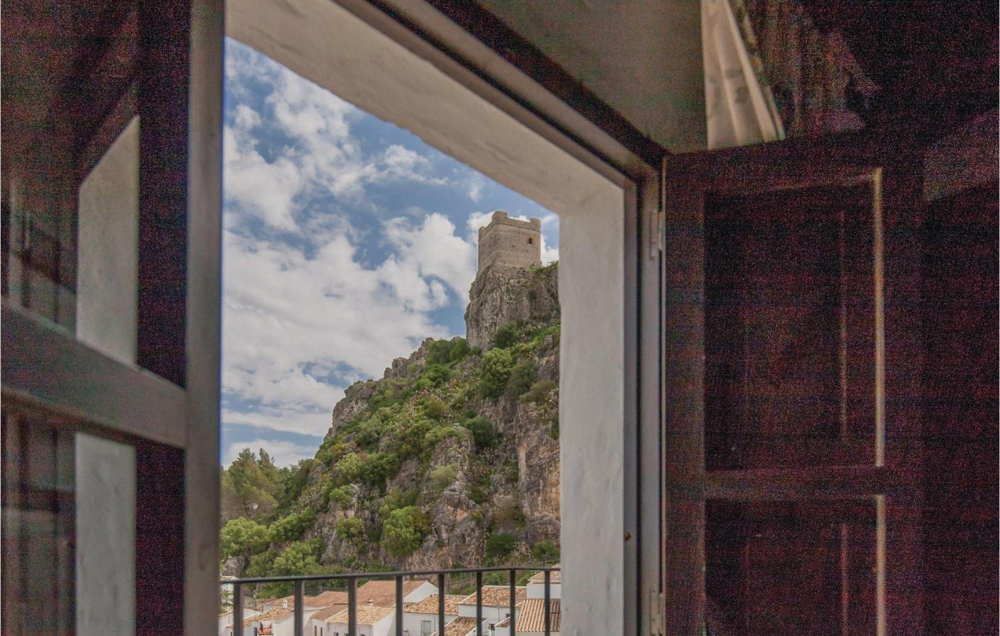 Cozy Home In Zahara De La Sierra With Kitchen מראה חיצוני תמונה